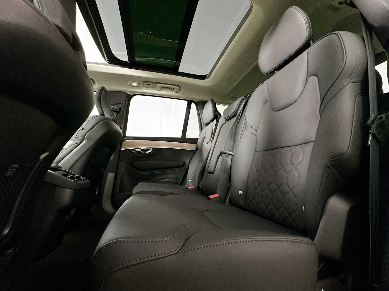 2025 Volvo XC90 Plus - Photo 23