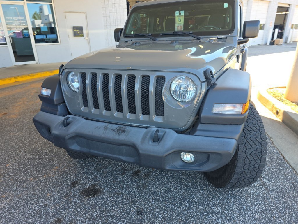 Used 2018 Gray Jeep Unlimited Sport S image 4
