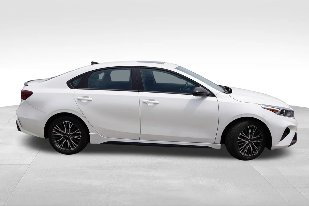 Certified Used 2024 Snow White Pearl Kia GT-Line image 2