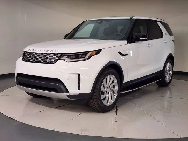 2026 Land Rover Discovery P300 S's photo