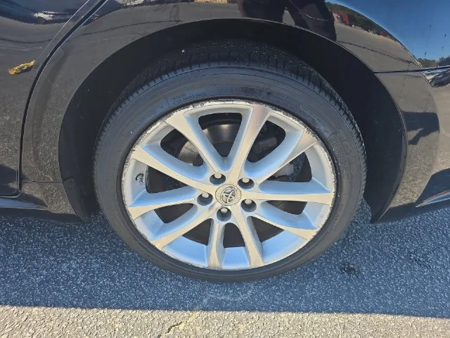 Used 2013 Black Toyota XLE Touring image 33