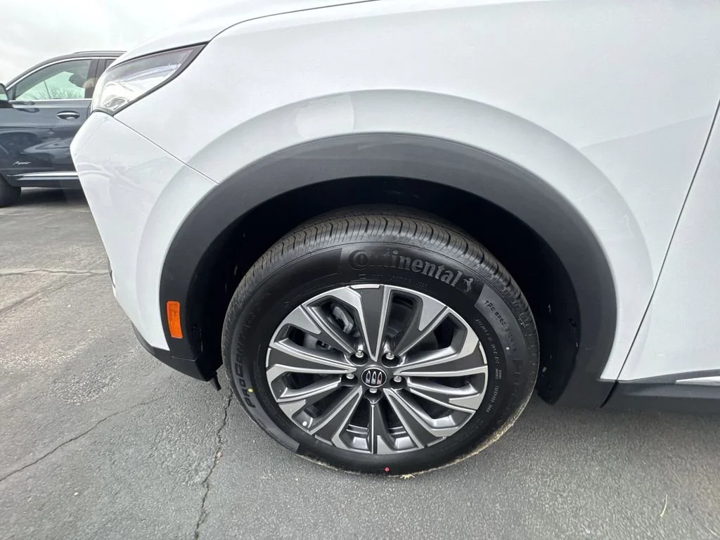 New 2026 Summit White Buick Preferred image 10