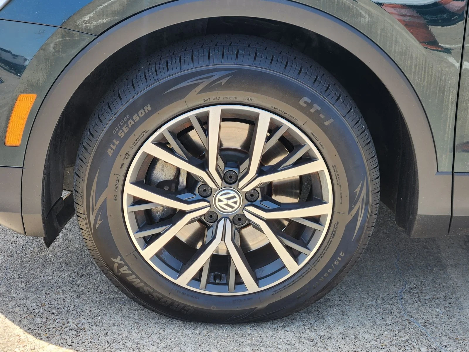 Used 2018 Green Volkswagen 2.0T SE image 9