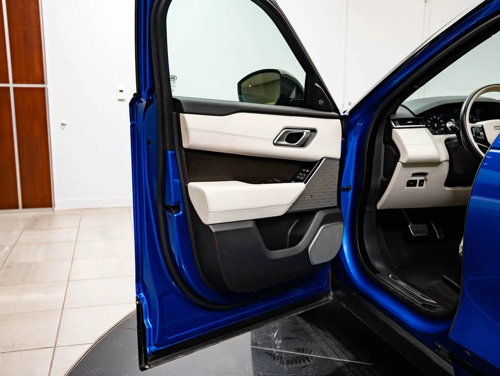 Used 2022 SVO Premium Palette Blue Land Rover R-Dynamic HSE image 29