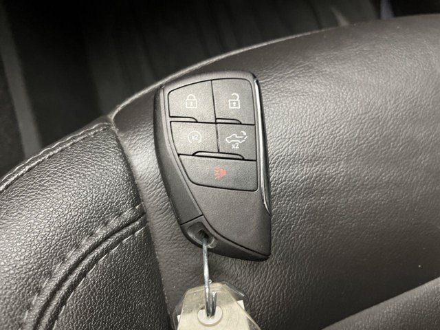 Used 2024 Onyx Black GMC Elevation image 32