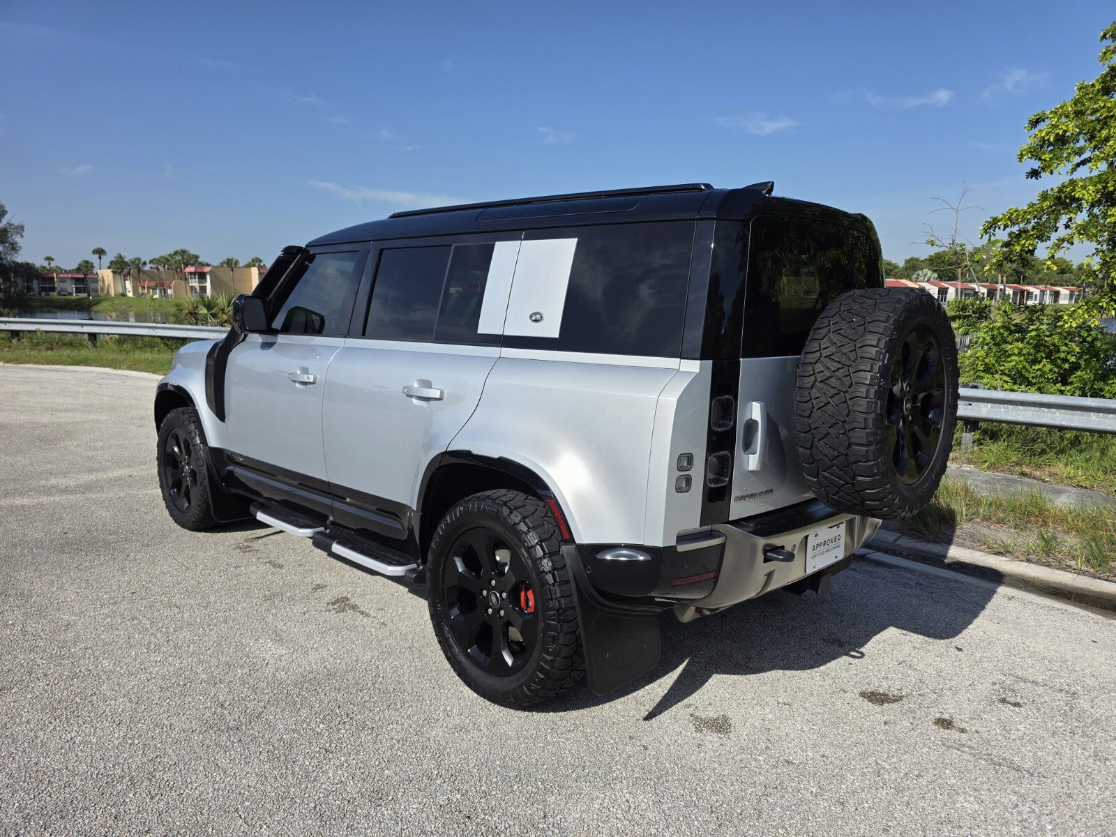Used 2021 Hakuba Silver Metallic Land Rover 110 X image 2
