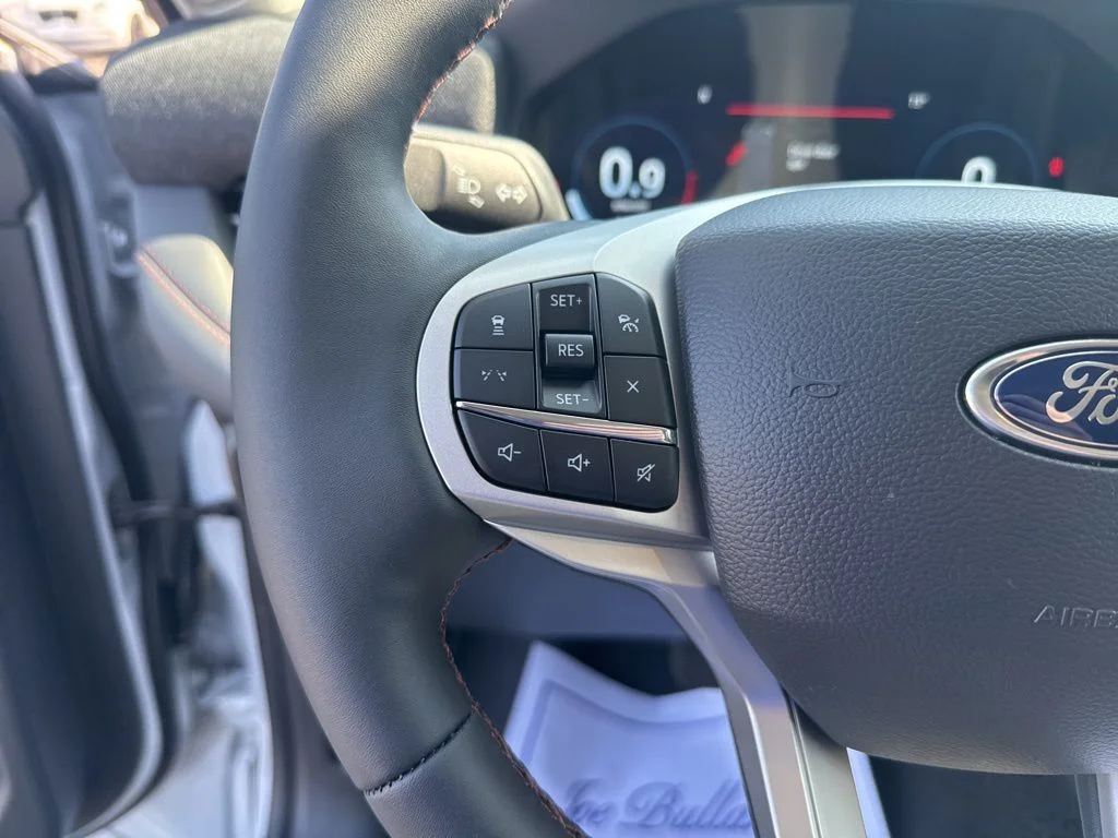 New 2026 Space White Metallic Ford Active image 38