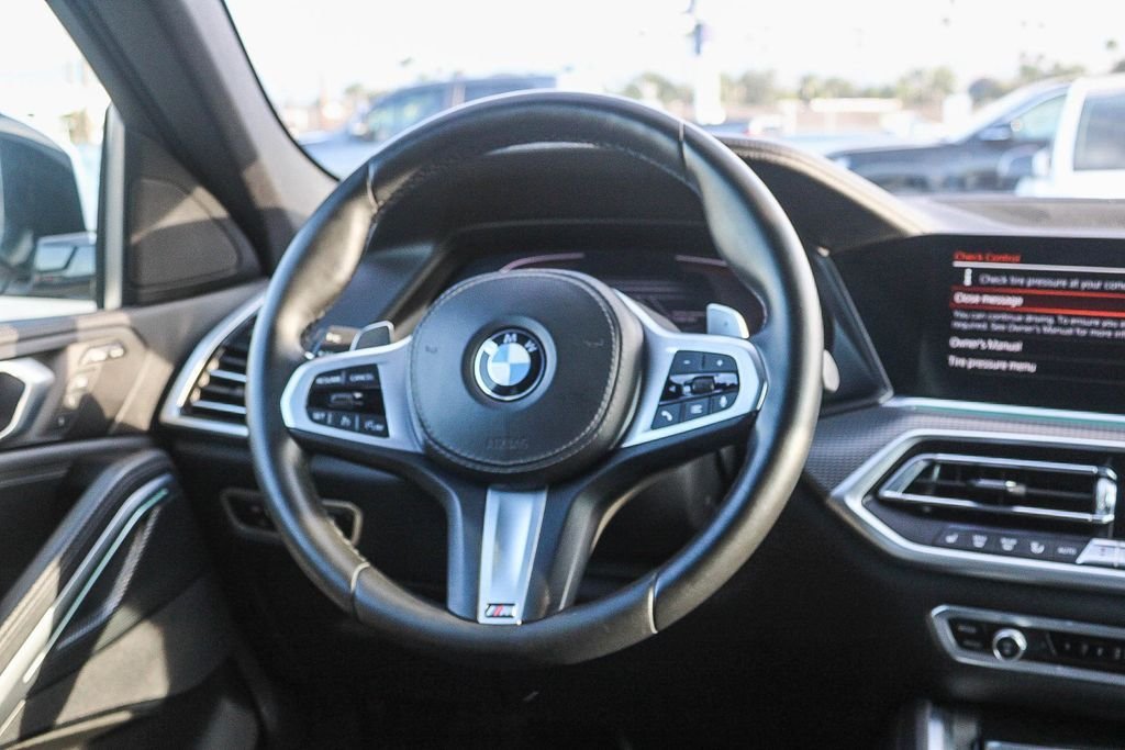 Used 2022 White Metallic BMW xDrive40i image 16