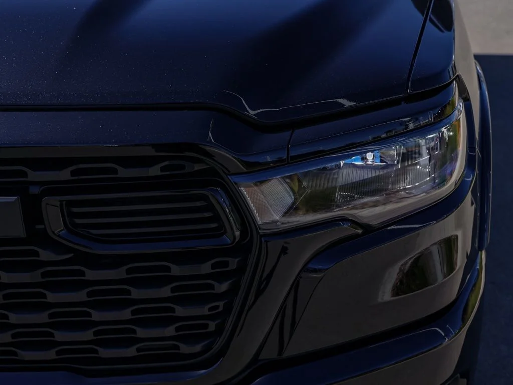 New 2026 Diamond Black Crystal Pearl-Coat Exterior Paint RAM Big Horn Night Edition image 10