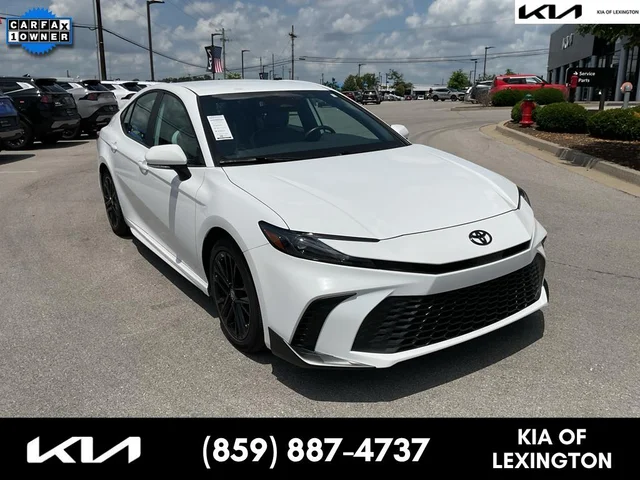 2025 Toyota Camry Hybrid SE