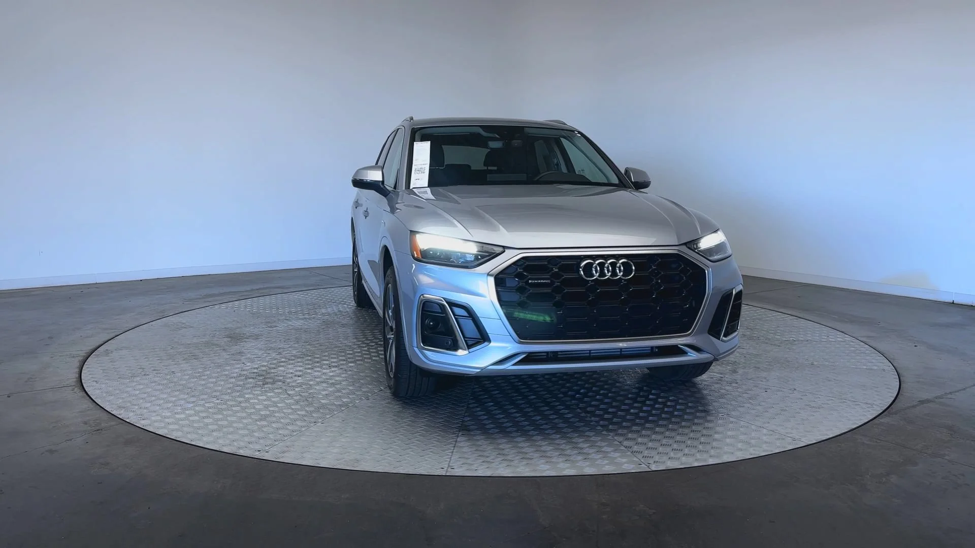 Used 2025 Florett Silver Metallic Audi S line Premium image 3