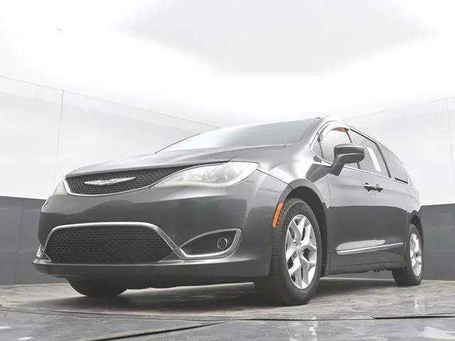 Used 2017 Gray Chrysler Touring L Plus image 45