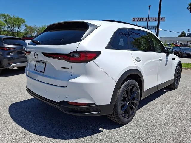 New 2026 White Mazda 3.3 Turbo Premium image 4