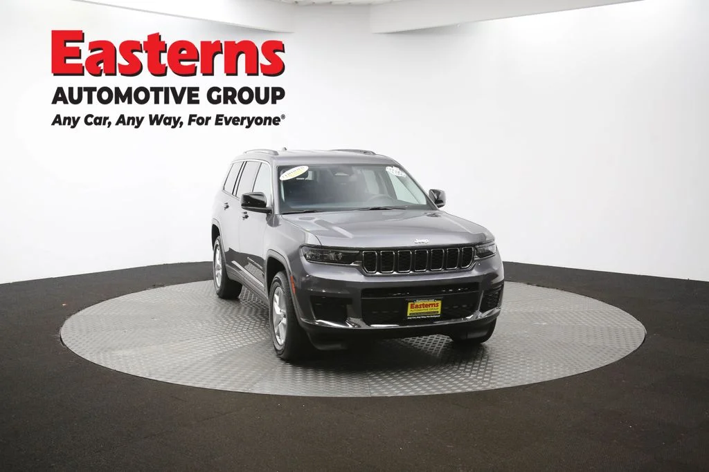 Used 2023 Gray Jeep Laredo image 53