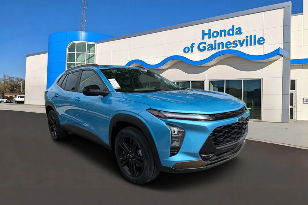Used 2025 Marina Blue Chevrolet ACTIV image 1