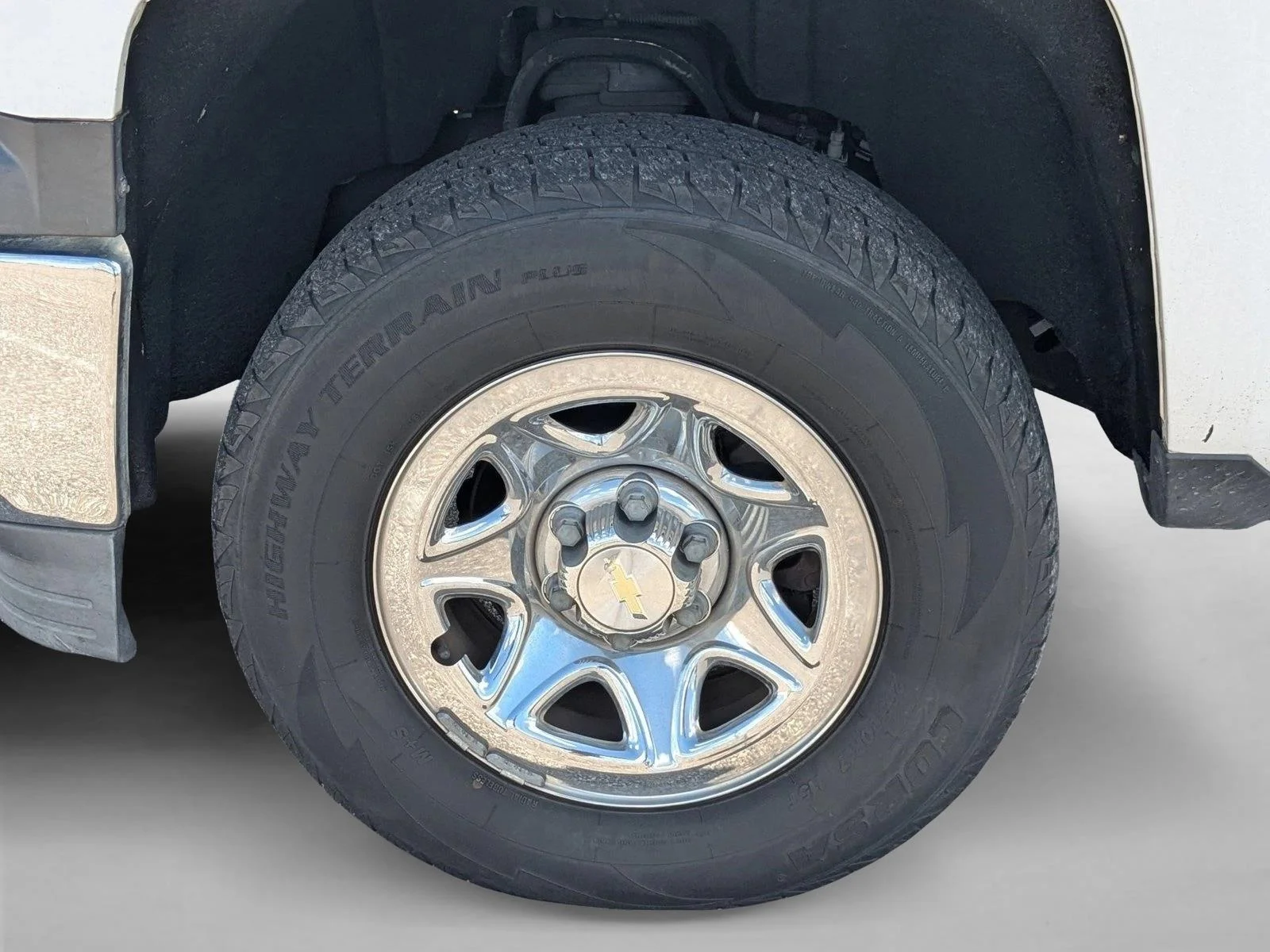 Used 2015 Summit White Chevrolet LS image 10