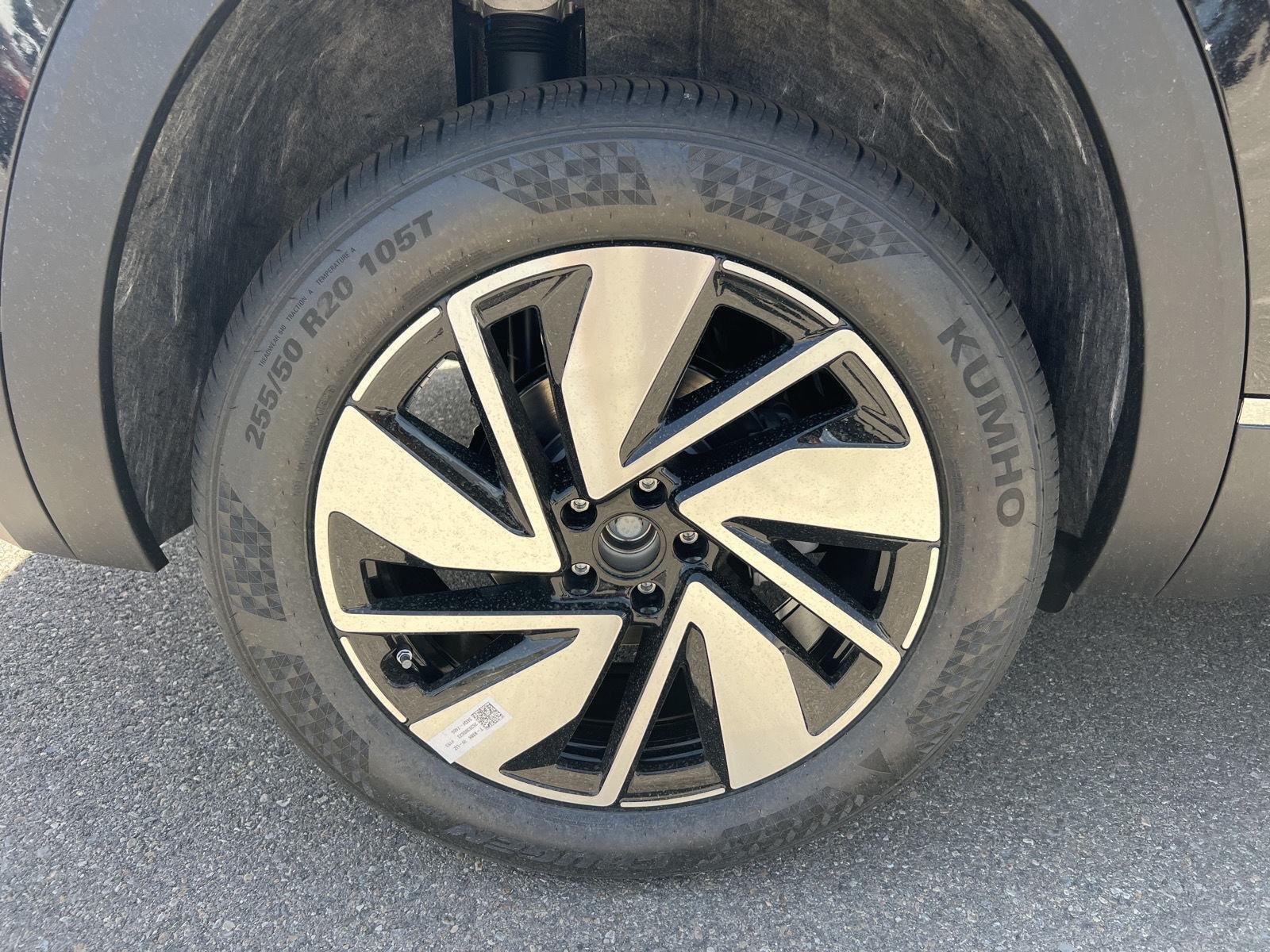 New 2026 Deep Black Pearl Volkswagen 2.0T SEL image 4