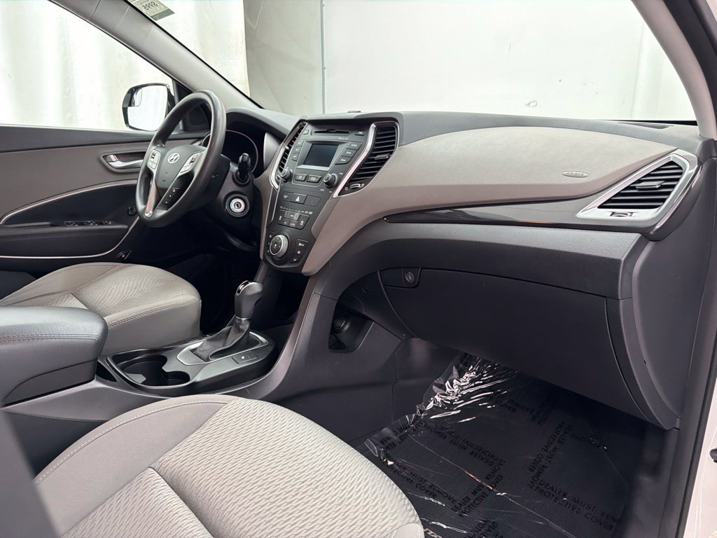 Used 2016 White Hyundai SE image 30