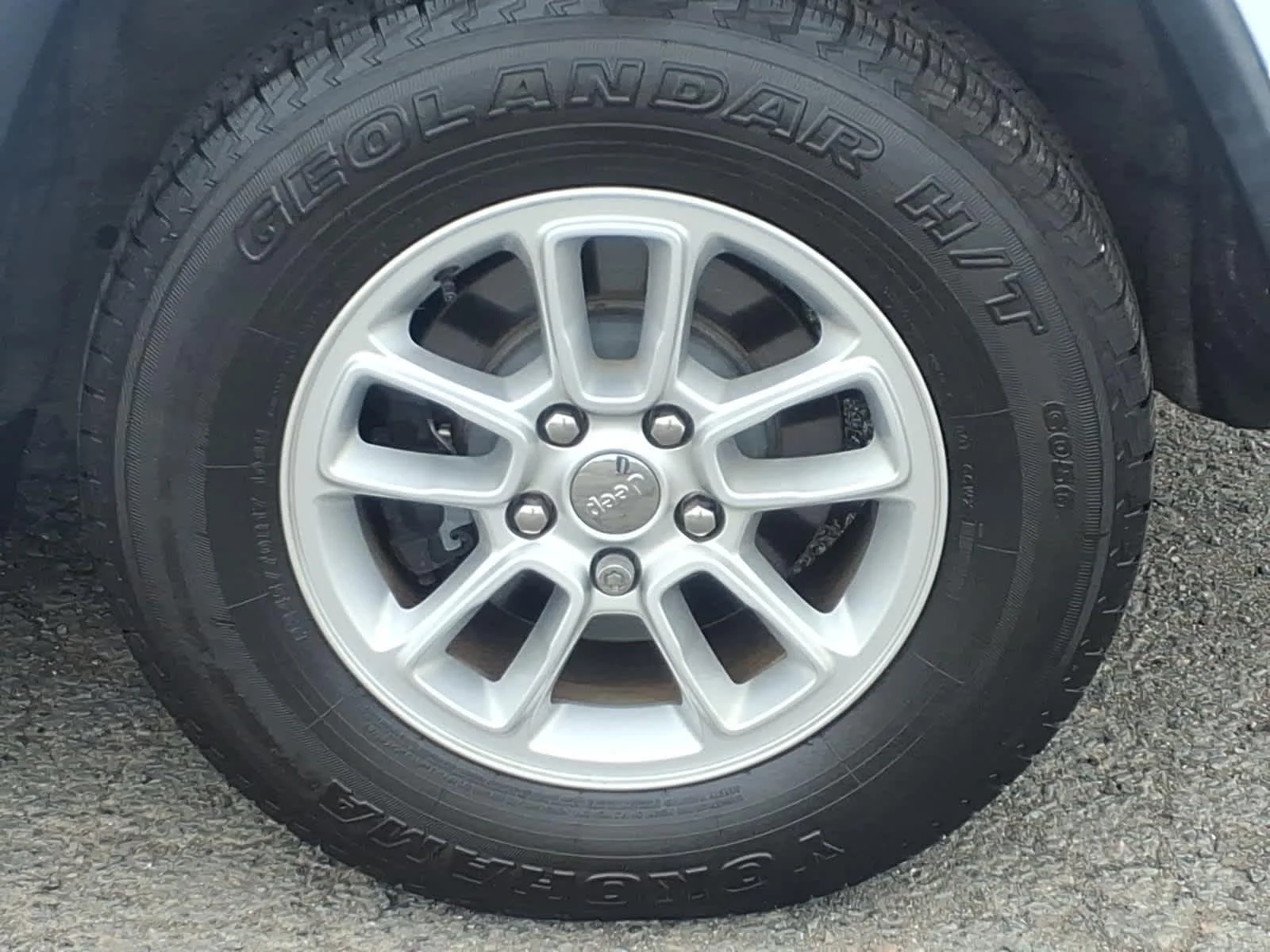 Used 2018 Bright White Clearcoat Jeep Laredo E image 9