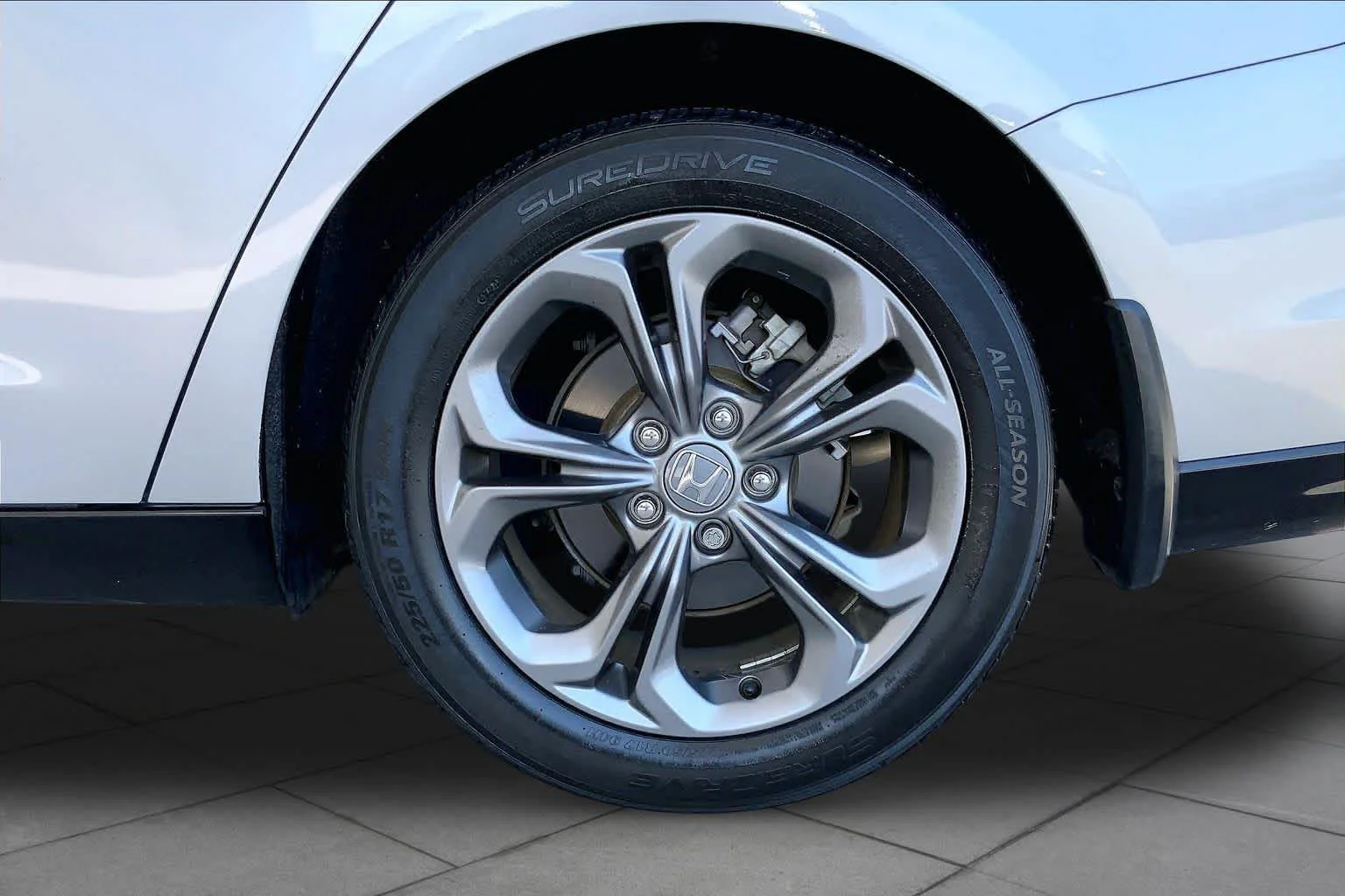 2023 Honda Accord Hybrid EX-L - Photo 11