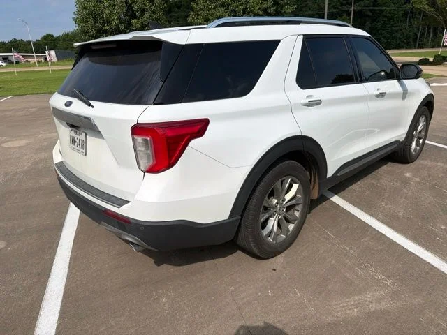 Used 2022 White Ford Limited image 6