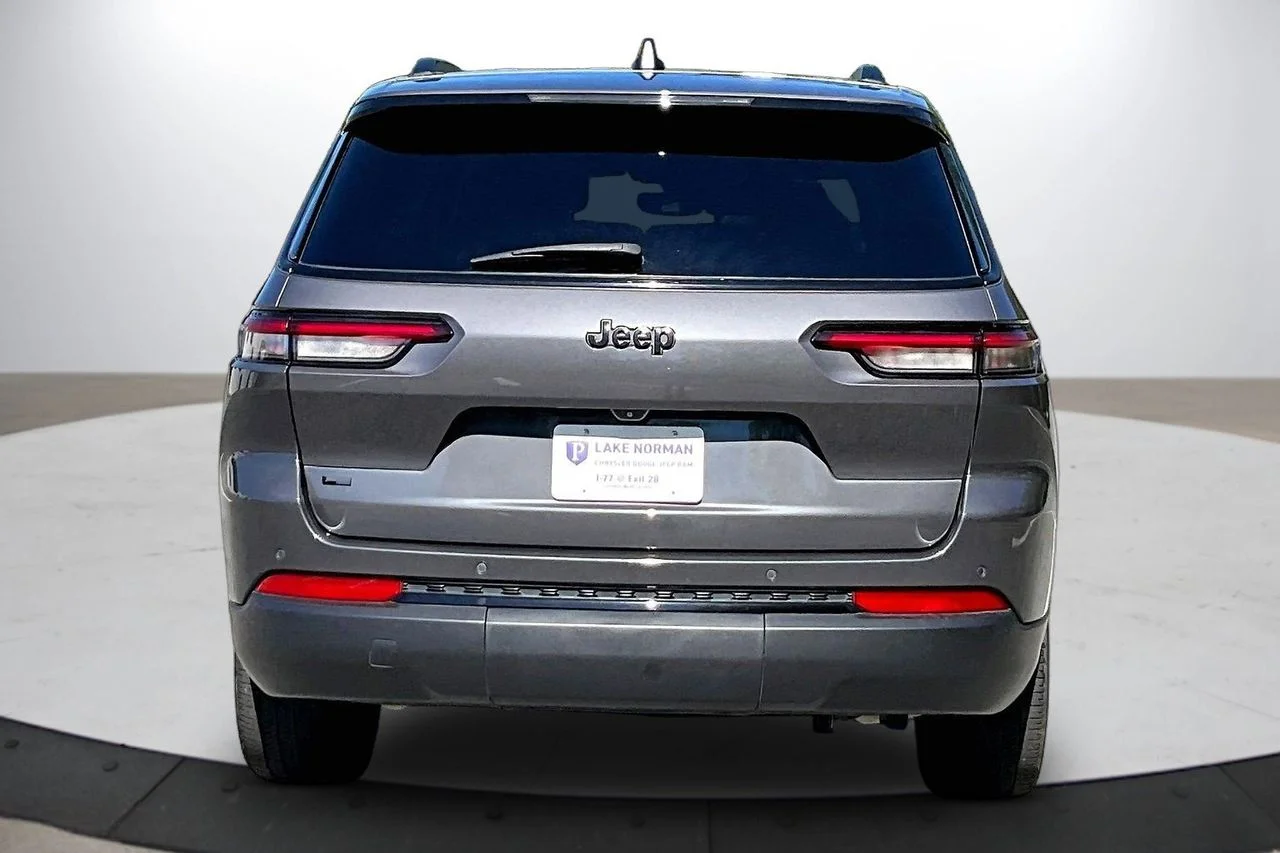 Used 2021 Gray Jeep Altitude image 8