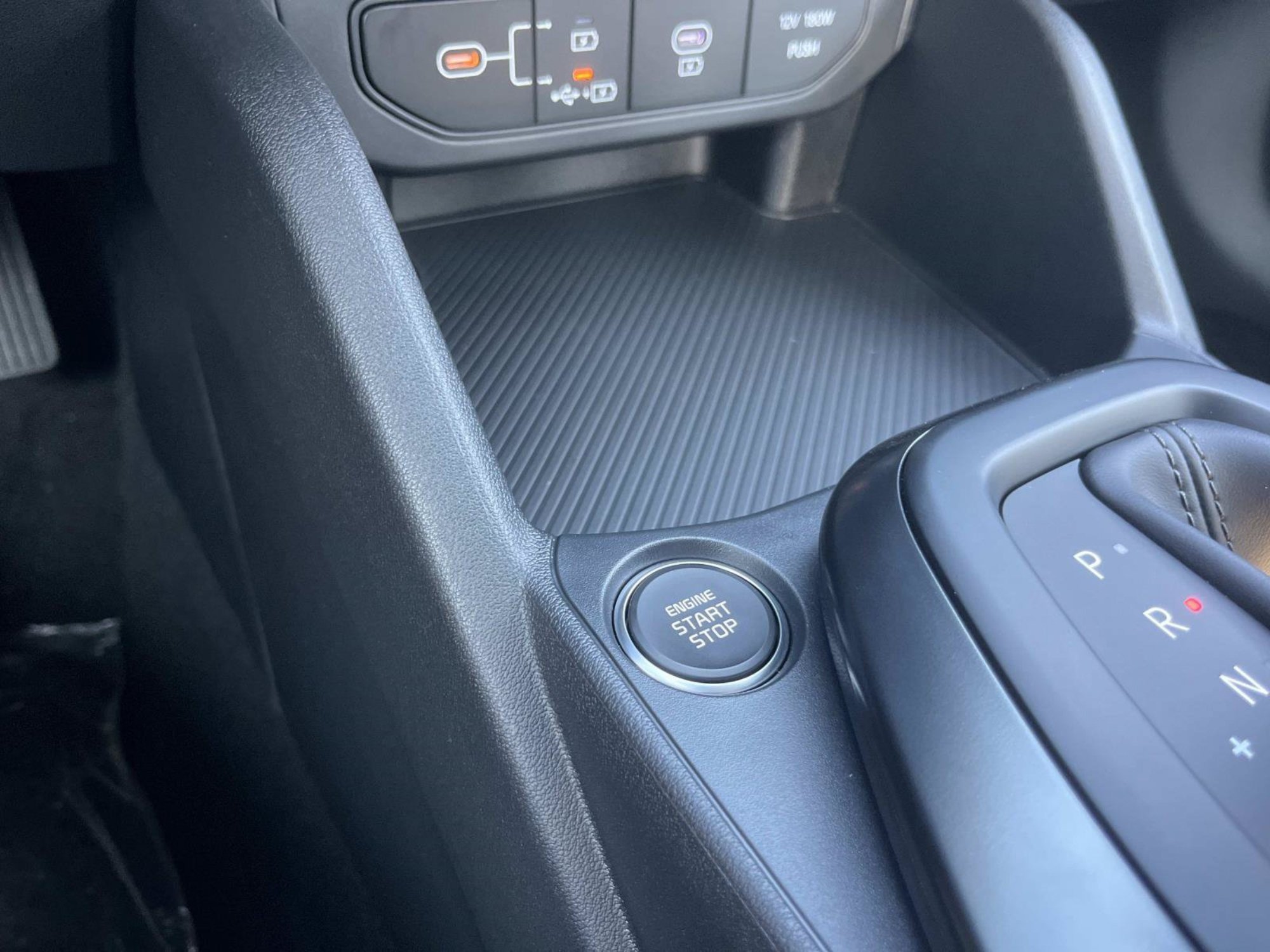 New 2026 Snow White Pearl Kia LXS image 23