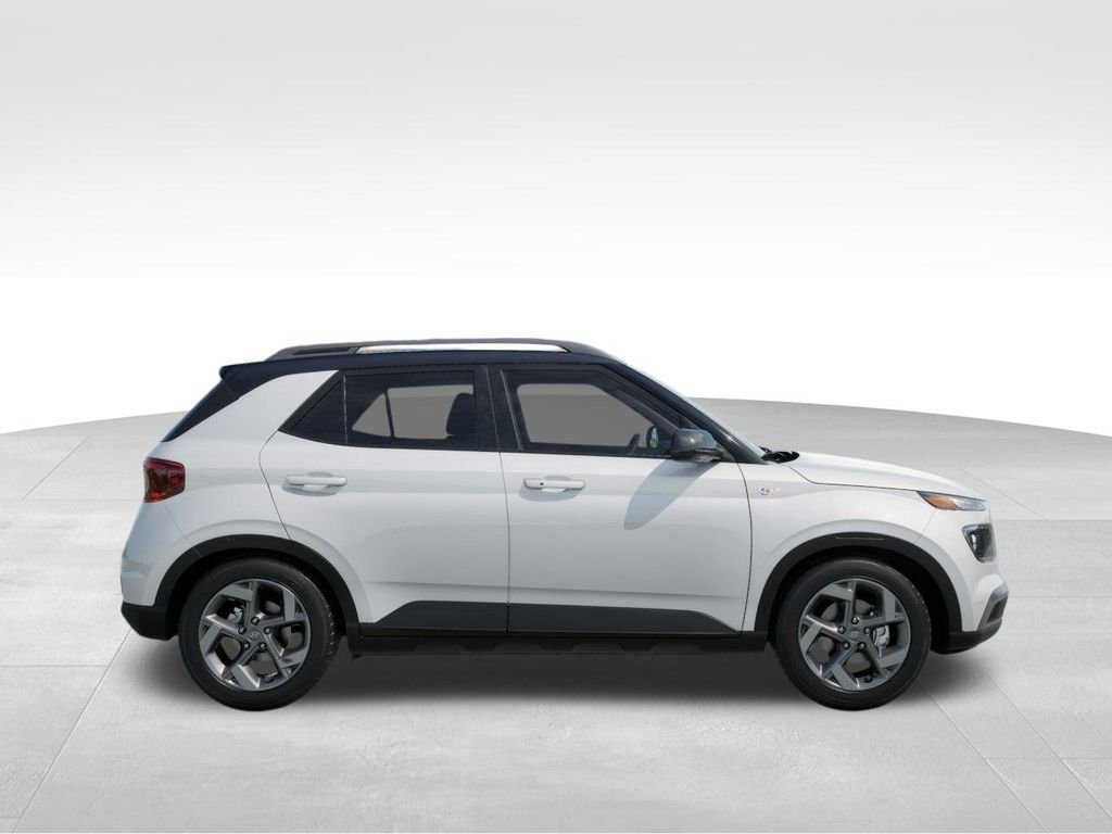 2025 Hyundai Venue Limited - Photo 9