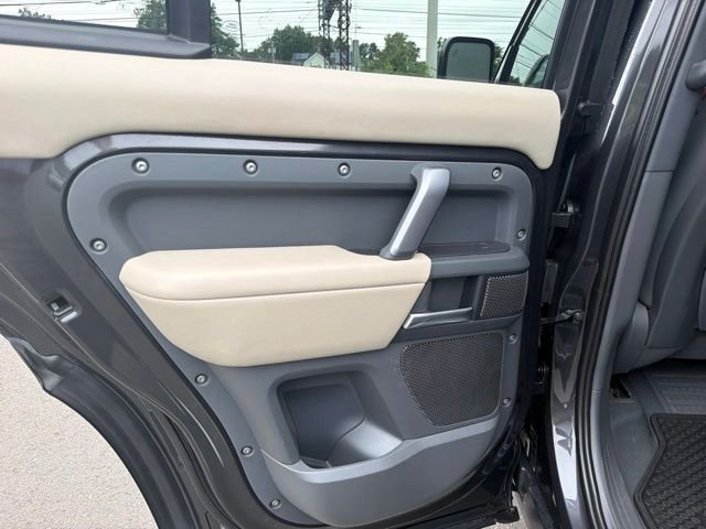 Used 2022 Gray Land Rover X-Dynamic HSE image 18