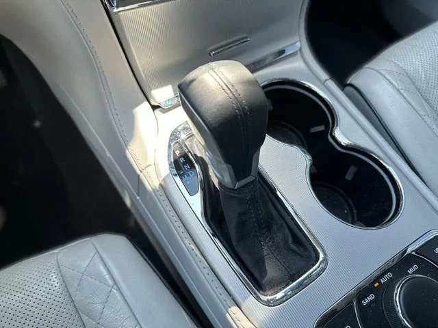 Used 2020 White Jeep Summit image 21