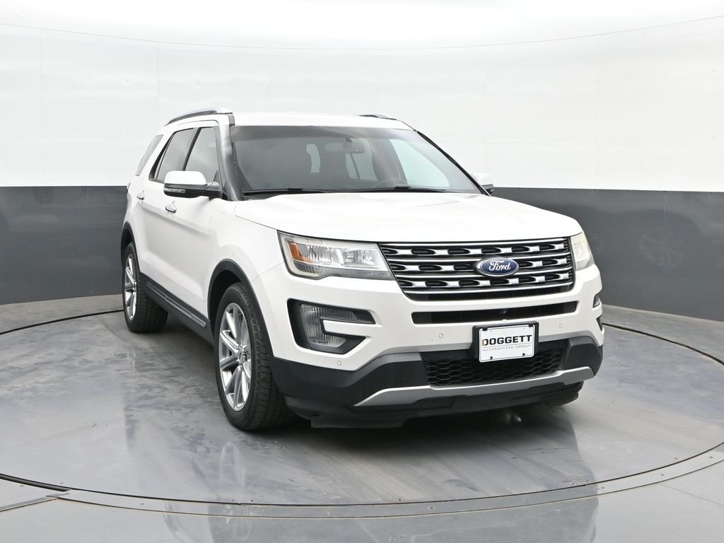Used 2017 White Ford Limited image 22