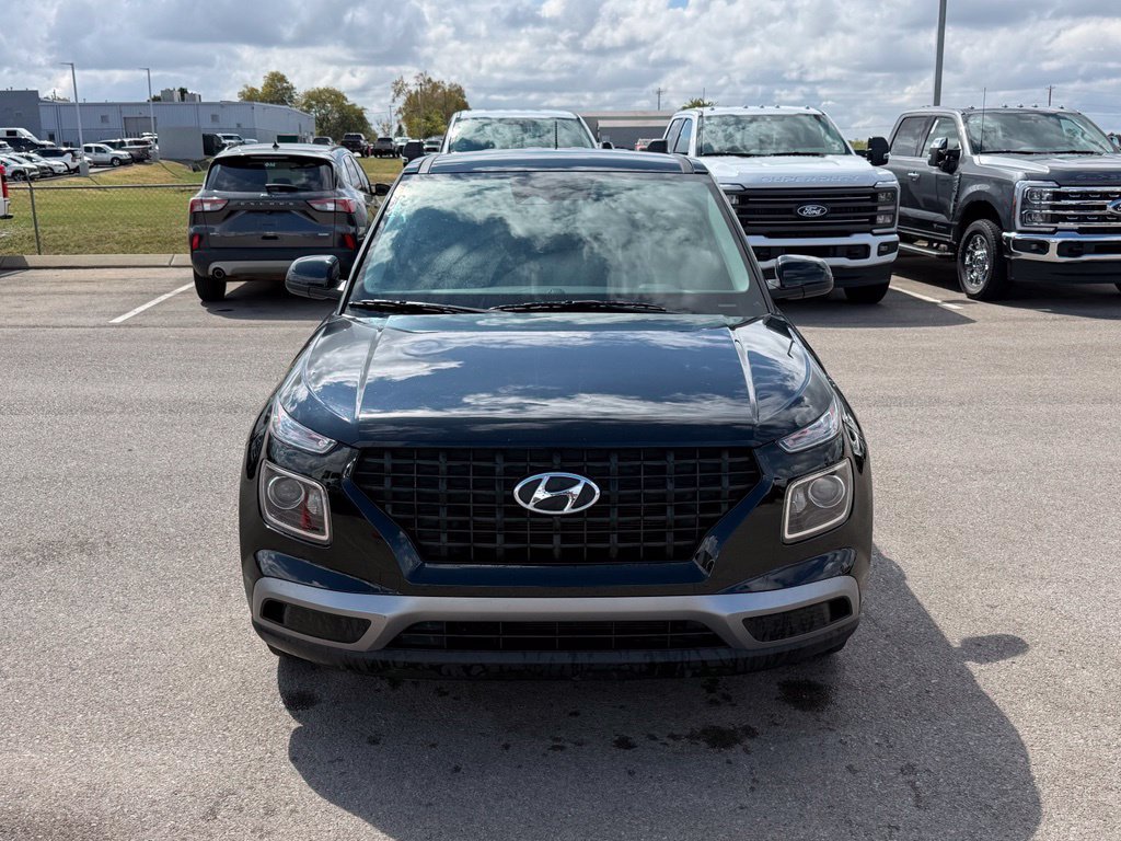 Used 2025 Black Hyundai SE image 24