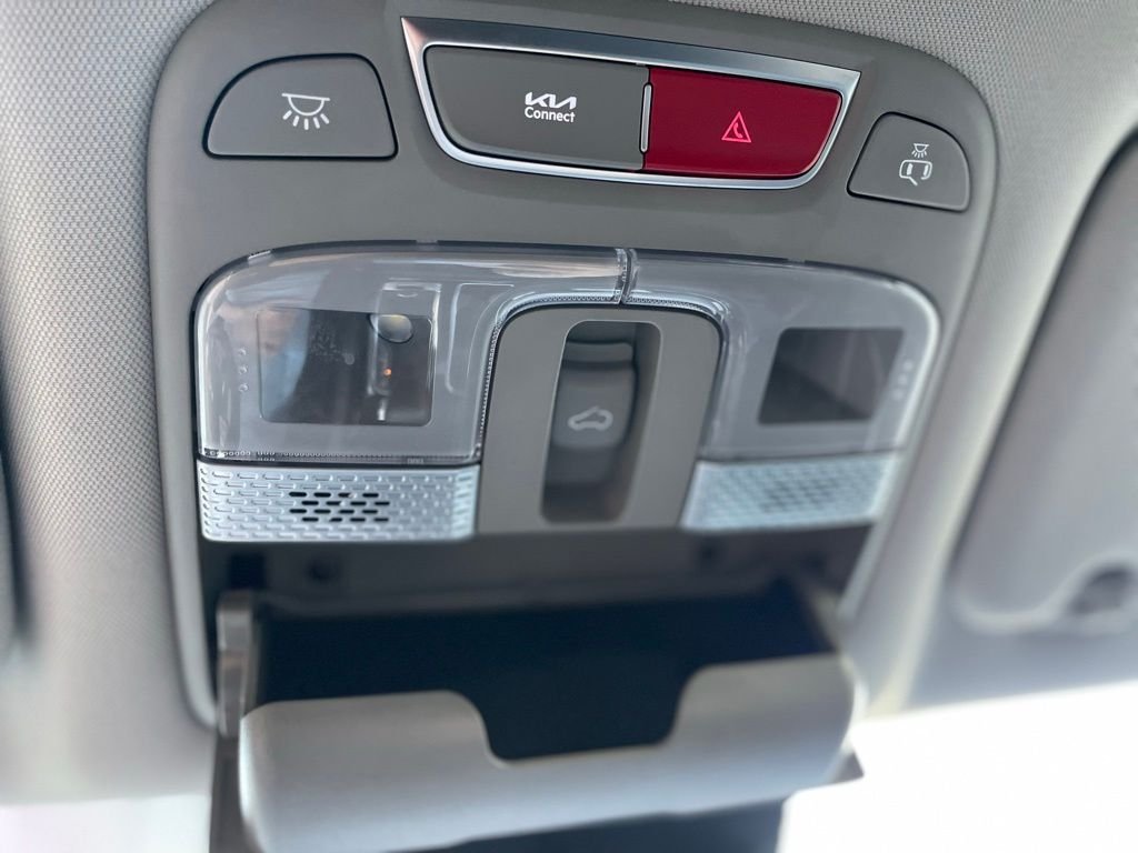 Used 2025 Ebony Black Kia S image 18