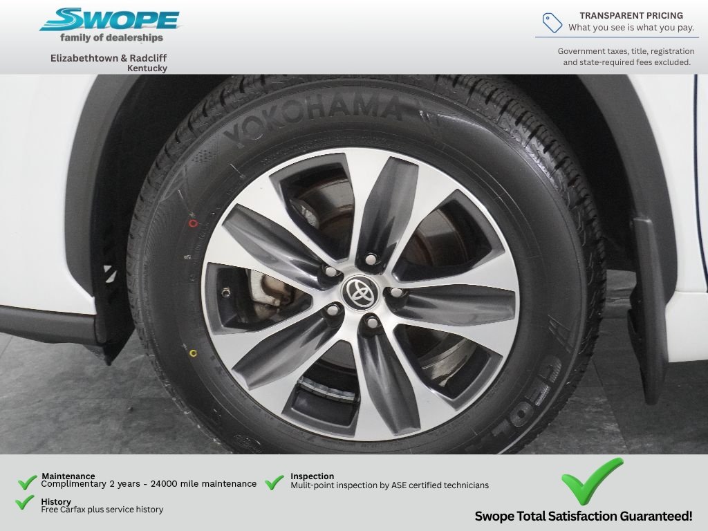 Used 2022 Wind Chill Pearl Toyota XLE image 30