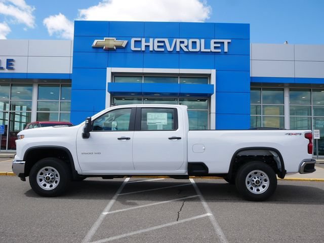 New 2026 Summit White Chevrolet WT image 3