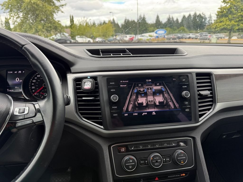 Used 2019 Black Volkswagen 3.6L V6 SE image 16