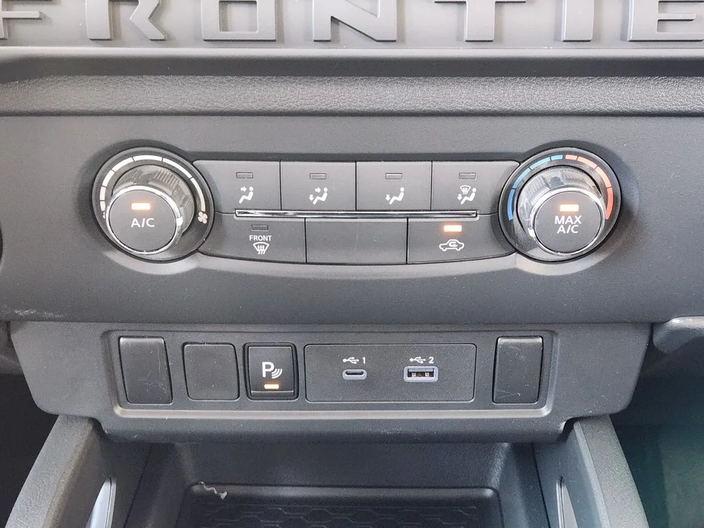 New 2026 Glacier White Nissan King Cab® S image 15