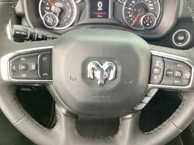 New 2026 Tank Ram BIG HORN CREW CAB 4X4 5