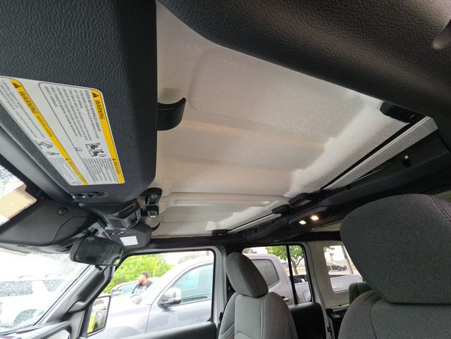 Used 2025 White Jeep Sahara 4xe image 8
