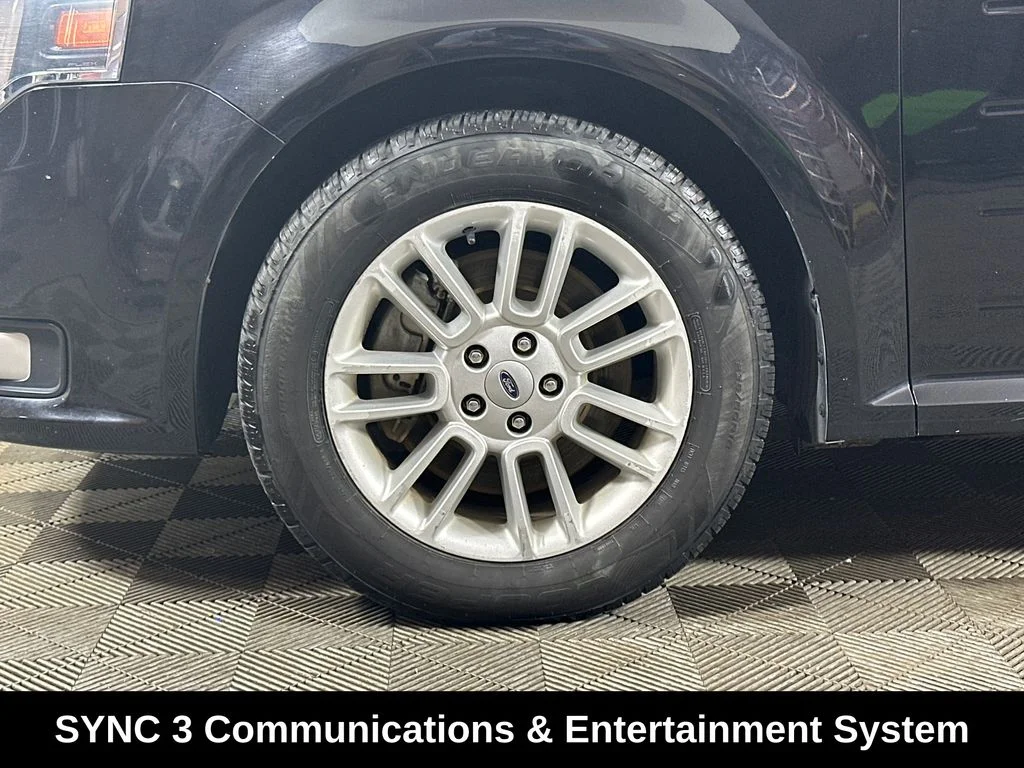 Used 2018 Black Ford SEL image 8
