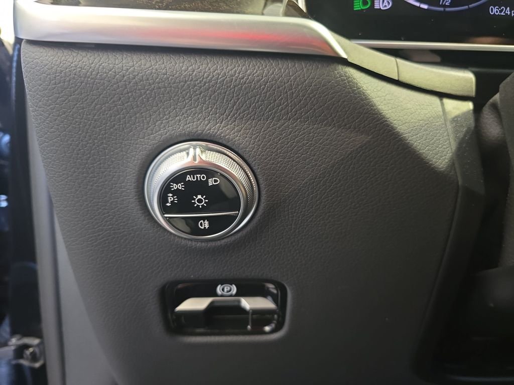 Certified Used 2024 Black Mercedes-Benz GLC 300 image 27