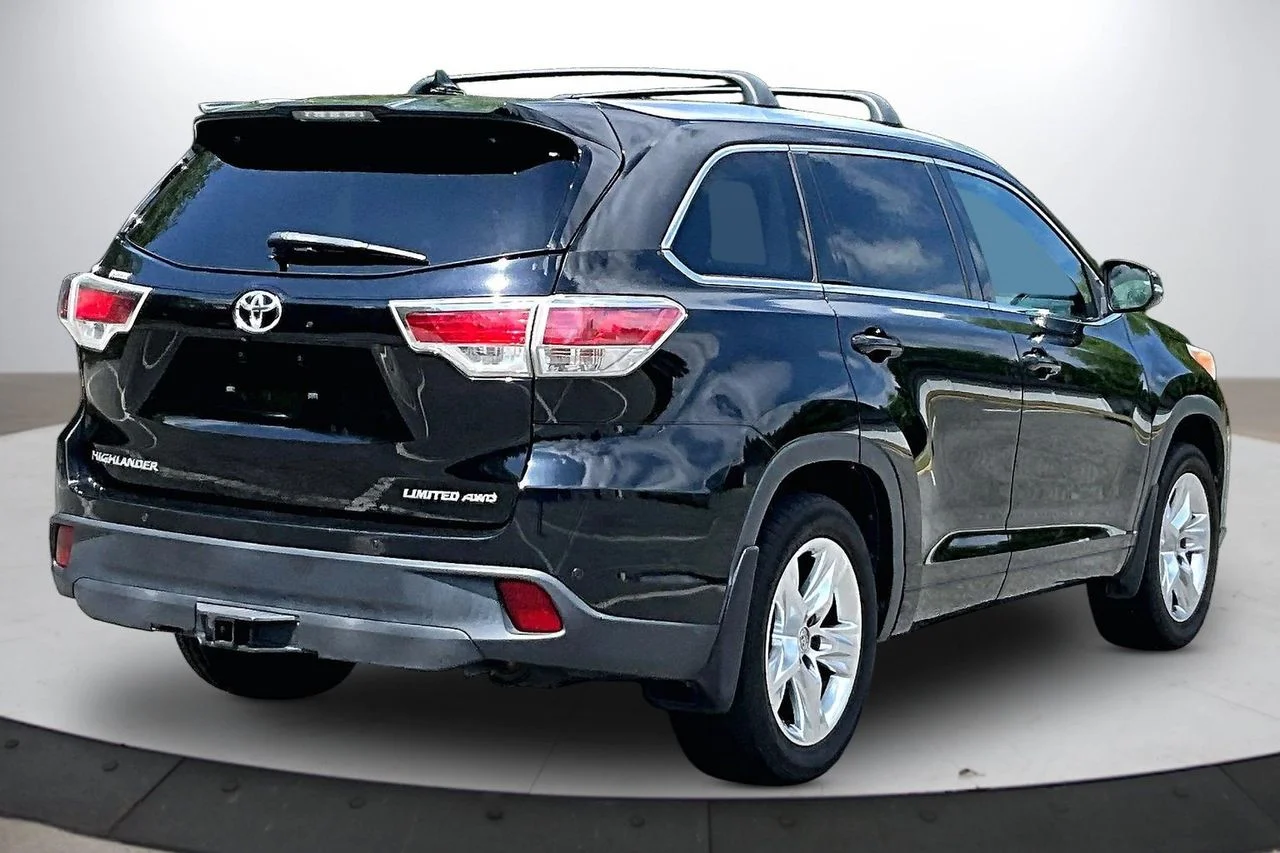 Used 2015 Black Toyota Limited image 9