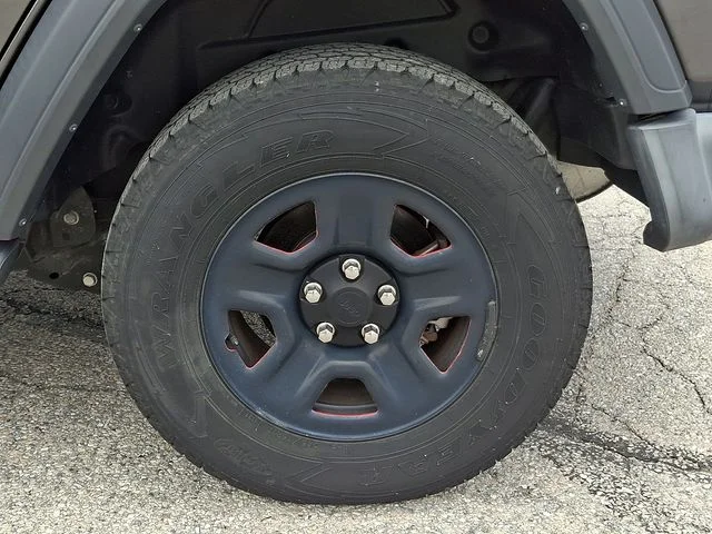 Used 2018 Gray Jeep Unlimited Sport image 28