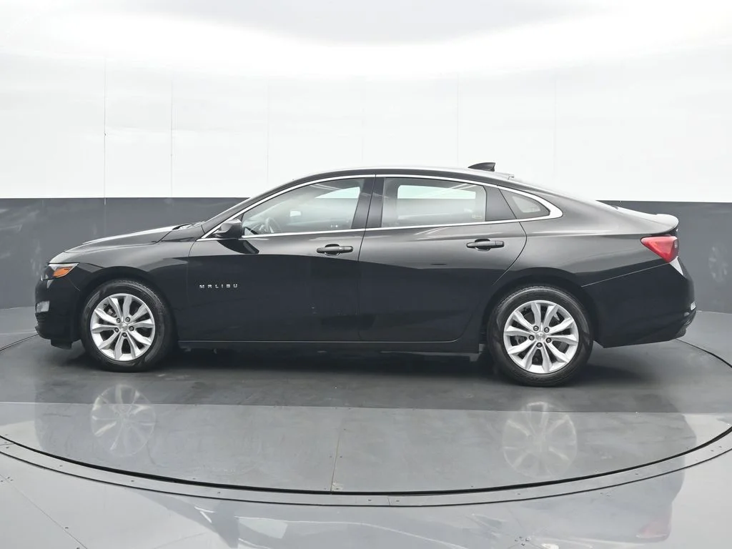 Used 2025 Black Chevrolet LT image 3