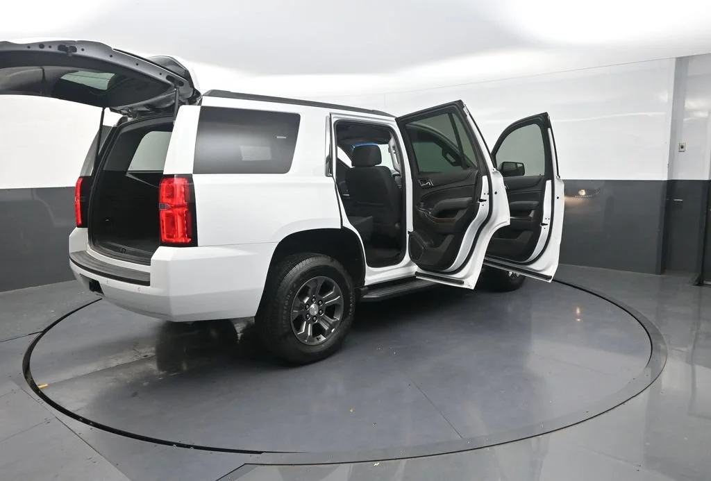 Used 2018 White Chevrolet LS image 35