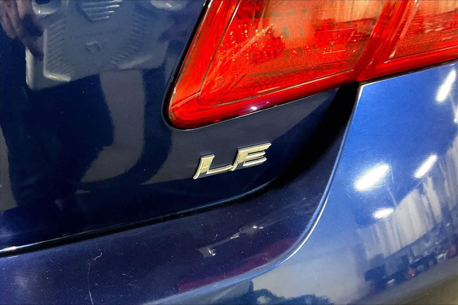 Used 2008 Blue Ribbon Metallic Toyota LE image 9