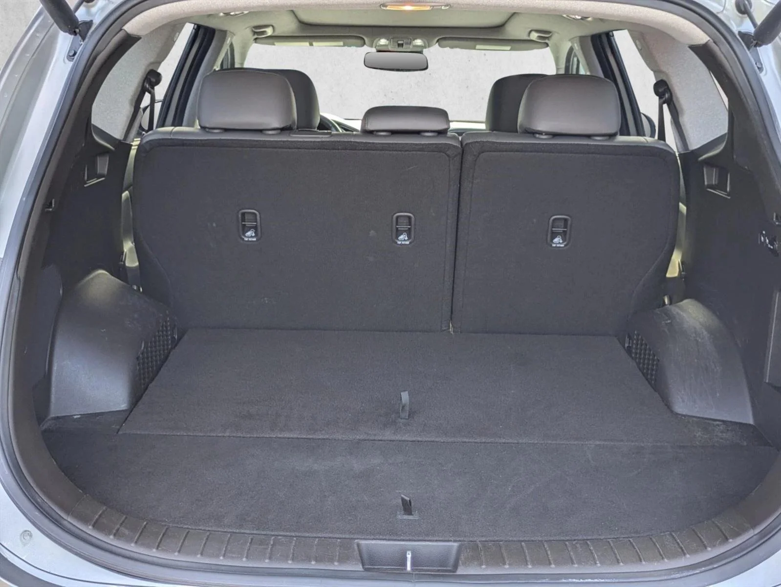 Used 2020 Shimmering Silver Pearl Hyundai SEL image 6