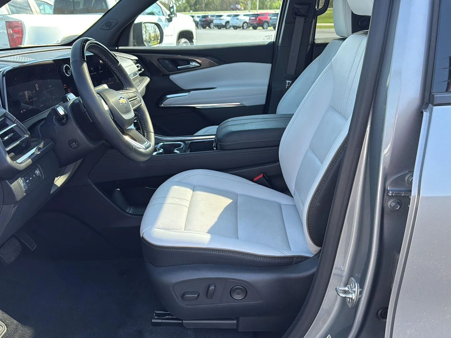 Used 2024 Sterling Gray Metallic Chevrolet AWD RS image 11