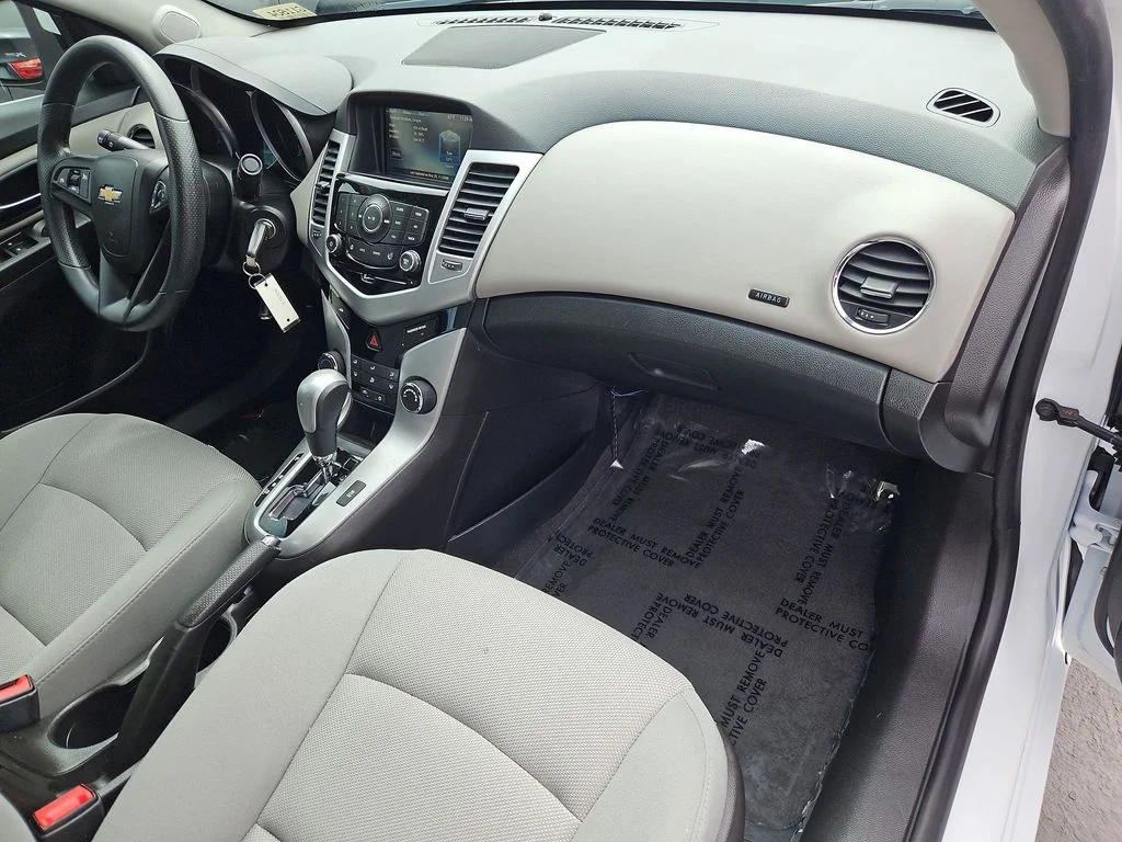 Used 2015 Summit White Chevrolet 1LT image 29