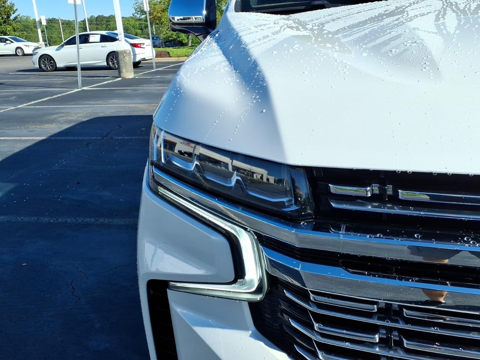 Used 2024 Iridescent Pearl Tricoat Chevrolet Premier image 19